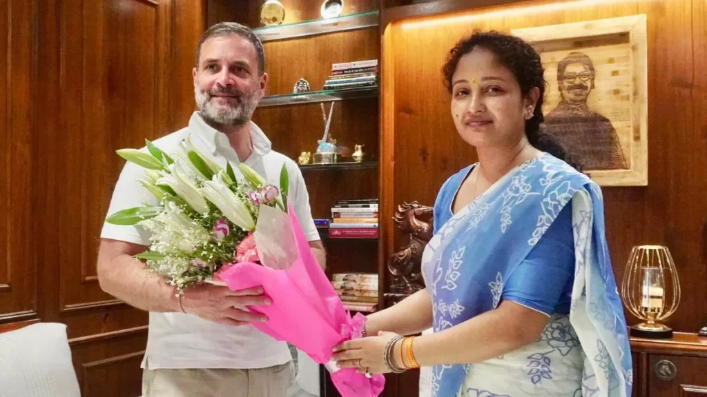 राहुल गांधी के साथ कल्पना सोरेन