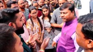 मंत्री केदार कश्यप से अभ्यर्थियों ने की मुलाकात