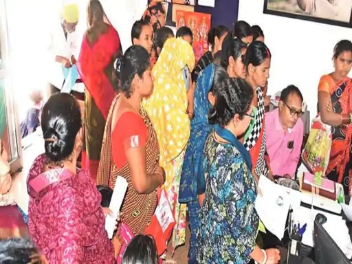 MAHTARI VANDANA YOJANA : 7 मार्च को मिलेगी पहली किस्त, अंतिम सूची में नाम नहीं, लेकिन मोबाइल लिंक पर दिख रहा है तो ऐसे सभी आवेदनकर्ता को भी मिलेंगे 1 हज़ार, जानिए पूरी खबर……..