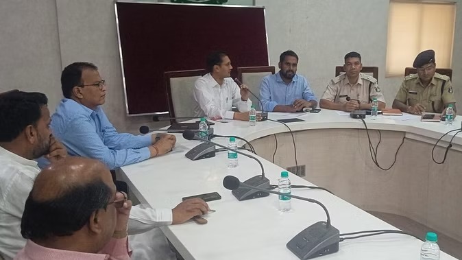 RAIPUR BREAKING : होली त्योहार पर रायपुर जिला प्रशासन ने जारी किया गाइड लाईन, डीजे व मुखौटे पर रहेगा पूर्ण प्रतिबंध, उल्लंघन करने पर होगी सख्त कार्रवाई…