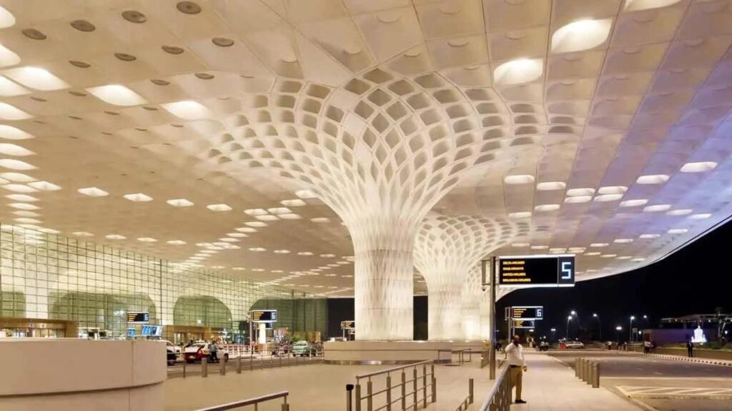 MUMBAI CUSTOMS : मुंबई हवाई अड्डे पर नूडल पैकेट से 2 करोड़ के हीरे जब्त, 4 तस्कर पुलिस की गिरफ्त में….