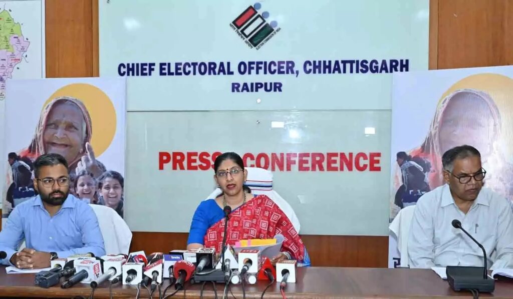 Nirvachhan Aayog Chhattisgarh : लोकसभा चुनाव के दूसरे चरण मतदान के लिए मुख्य निर्वाचन पदाधिकारी रीना बाबासाहेब कंगाले ने ली प्रेस कांफ्रेंस
