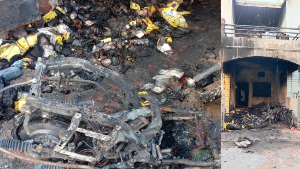 Ambikapur News : स्कूटी की बैटरी फटने से मकान में लगी भीषण आग, 50 लाख का सामान जलकर खाक