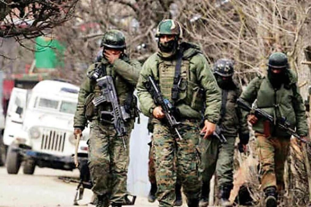 Kashmir Poonch Terrorist Attack : पुंछ में पाकिस्तानी हमले से पांच जवान घायल, हेलीकॉप्टर और ड्रोन से आतंकियों को तलाश