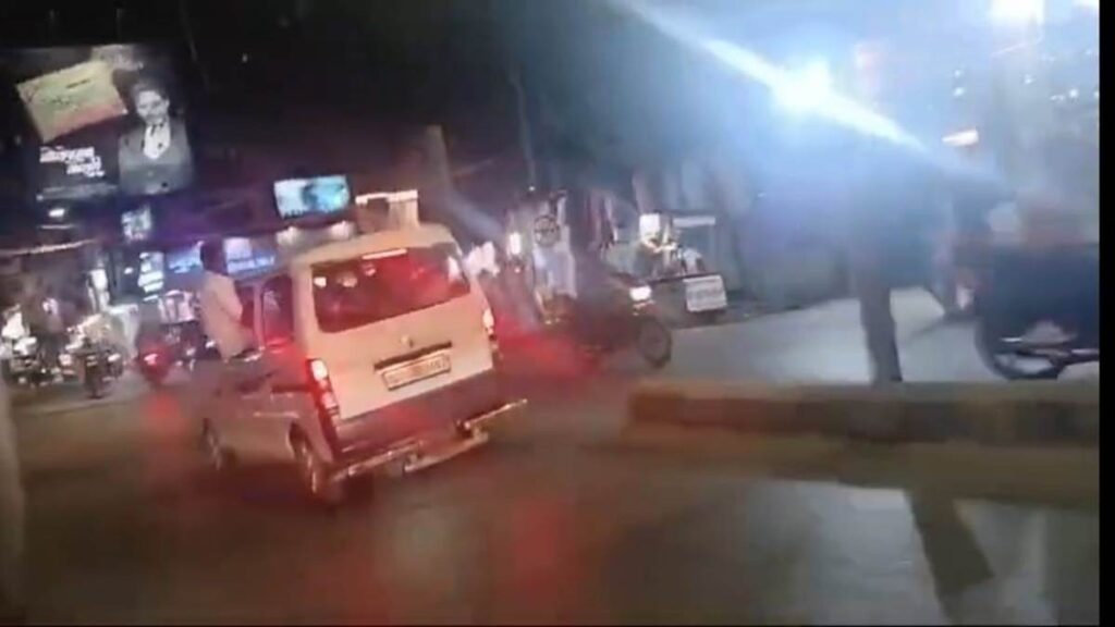 BILASPUR POLICE : बिलासपुर में कार की खिड़की पर लटककर स्टंट करना पड़ा भारी, पुलिस ने की कार्रवाई