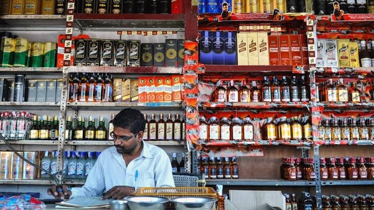 CG Liquor Shops : छत्तीसगढ़ में शराब खरीदने के लिए अब कैशलेस भुगतान की सुविधा प्रारंभ होगी, ओवर रेट पर लगाम लगाने सरकार की पहल