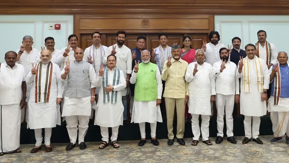 NDA Meeting Updates : आज 11 बजे संसद में NDA की बैठक में गठबंधन सरकार बनाने का दावा पेश कर सकता है दावा, मंत्रालयों के बंटवारे पर होगी चर्चा