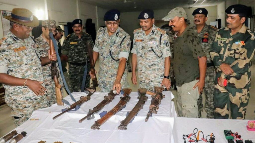 Chhattisgarh Naxal Encounter : छत्तीसगढ़ के नक्सल क्षेत्र नारायणपुर में हुए मुठभेड़ में मारे गए नक्सलियों की हुई पहचान, 8 में से छह पर था 48 लाख रुपये का इनाम, चार माहिलाएं भी थी शामिल