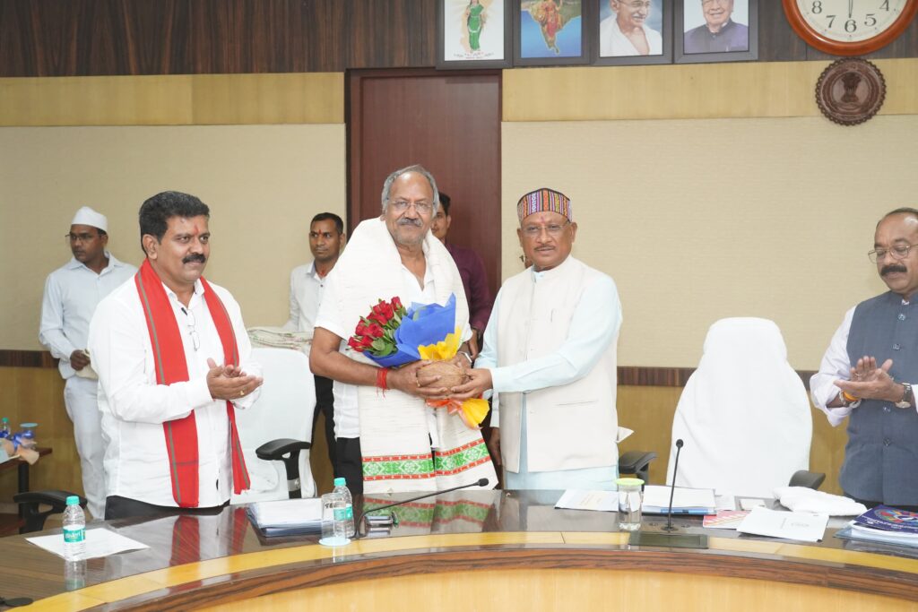 Brijmohan Agarwal resigns from the cabinet minister: छत्तीसगढ़ में सबसे ज्यादा वोटों से जीतने वाले सांसद बृजमोहन अग्रवाल ने साय कैबिनेट के मंत्री पद से दिया इस्तीफा