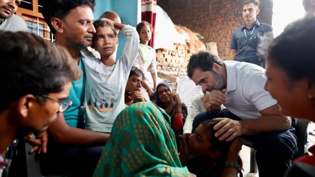 Hathras Stampede : अलीगढ़ और हाथरस में पीड़ित परिजनों से मिले राहुल गांधी, सीएम योगी से की खास मांग, राहुल से मिलकर भावुक हुए पीड़ित