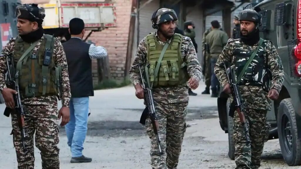 Jammu Kashmir Terrorist Encounter : जम्मू कश्मीर के कुलगाम में मुठभेड़ में 4 आतंकी ढेर, जवानों को मिली बड़ी सफलता, 2 जवान भी शहीद