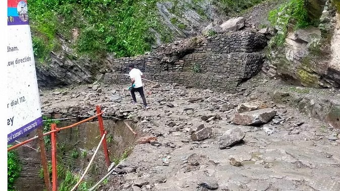 Kedarnath Landslide : केदारनाथ मार्ग पर लैंडस्लाइड में 3 लोगों की दर्दनाक मौत, 8 घायल, CM ने जताया दुख