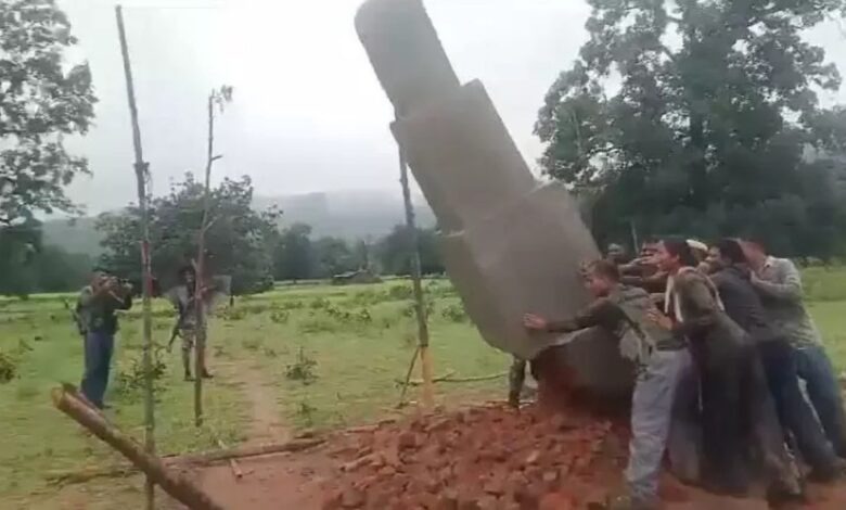 Strike on Naxalite memorial : दंतेवाड़ा में जवानों ने नक्सलियों के स्मारक को किया ध्वस्त, शहीद सप्ताह नाकाम