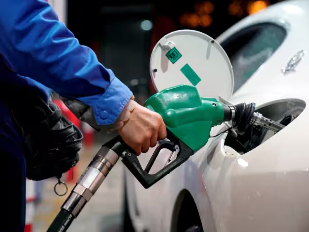 Petrol Diesel Price Today : आज पेट्रोल-डीजल खरीदने से पहले जानिए क्या है आपके शहर का रेट, जारी हुई पेट्रोल-डीजल के नए दाम
