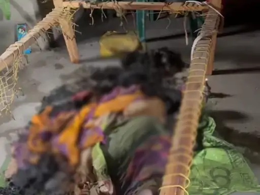 Woman burnt alive in Balrampur : सोई हुई महिला खाट पर जिंदा जली; रोशनी के लिए जलाया था घर में लैंप