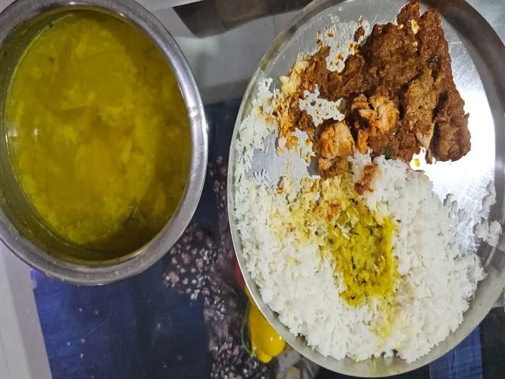 पनीर टिक्का के जगह भेजा चिकन