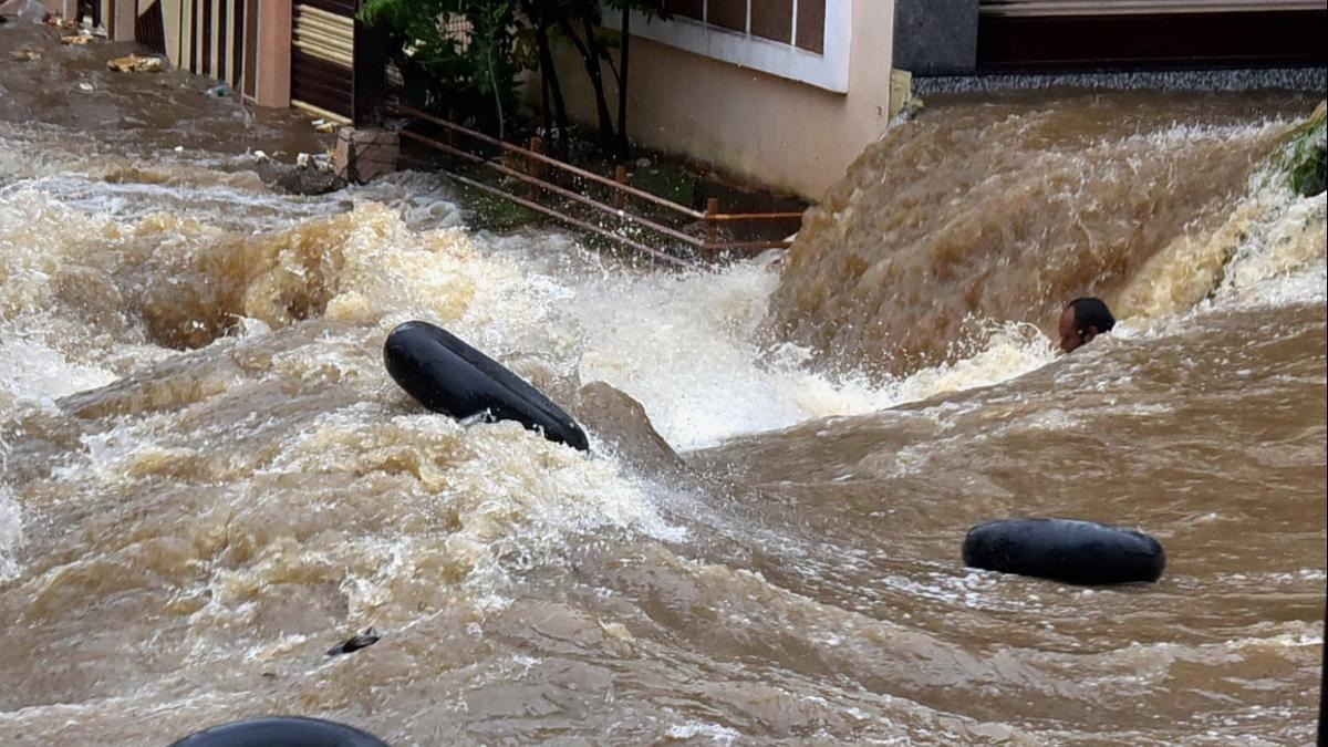 तेलगांना में बाढ़ के कारण 29 लोगों की मौत