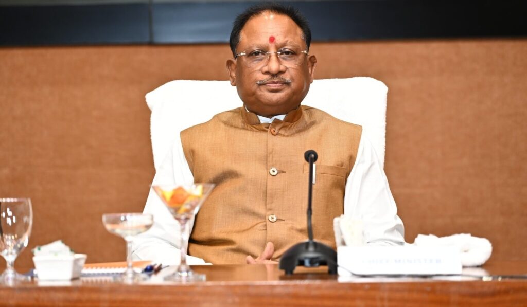 Chhattisgarh news:  सरकारी किताबों को कबाड़ में बेचने पर हुई कार्रवाई, महाप्रबंधक को किया सस्पेंड