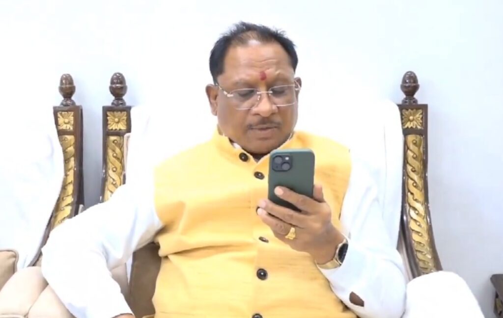 CG BREAKING : बलौदाबाजार सामूहिक हत्याकांड में CM साय ने की 10 लाख आर्थिक सहायता का ऐलान, पीड़ित परिवार से की बातचीत