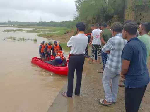 SDRF की टीम पिछले 24 घंटे से सर्च ऑपरेशन चला रही हैं।