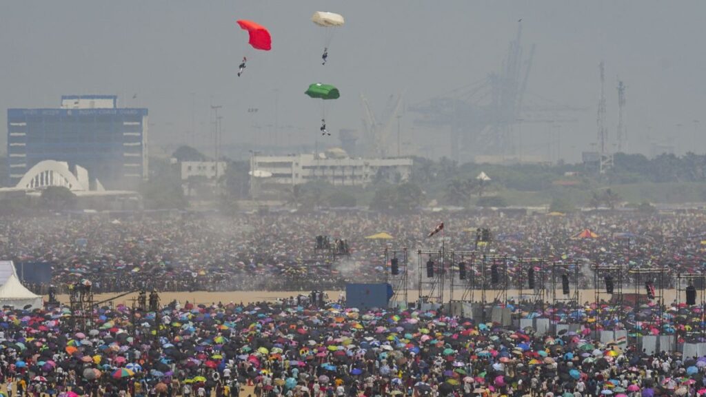 Chennai Air Show : चेन्नई के मरीना बीच में एयर शो में बड़ा हादसा, लाखों लोगों की भीड़ में मची अफरा-तफरी, 5 लोगों की मौत, कई लोगों की हालत गंभीर