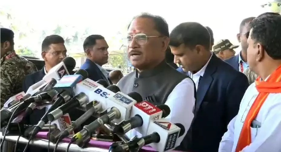 CM SAI RETURNED TO RAIPUR : महाराष्ट्र के शपथ ग्रहण समारोह से लौटे सीएम साय, गृह मंत्री अमित शाह ने मुलाकात के दौरान की तारीफ