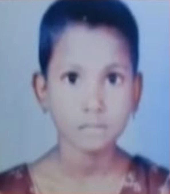 Food Poisoning in Bijapur : बीजापुर के बालिका आश्रम के खाने में मिली छिपकली, 35 छात्राएं हुई थीं फूड पॉइजनिंग की शिकार, तीसरी कक्षा की छात्रा की मौत