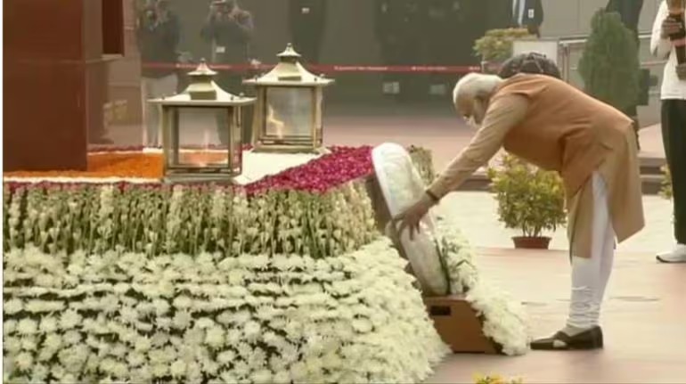 Vijay Diwas 2024 : विजय दिवस पर 1971 के भारत-पाक युद्ध में शहीद हुए जवानों को राष्ट्रपति, प्रधानमंत्री ने दी श्रद्धांजलि