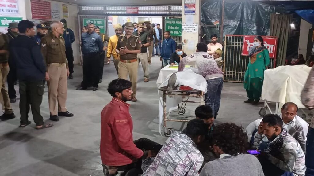 Agra Road Accident : आगरा में भीषण सड़क हादसा, दो बाइकों की टक्कर में 5 की मौत, 1 गंभीर घायल