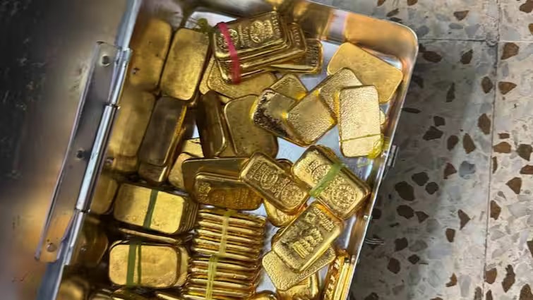 ATS-DRI raid Ahmedabad flat : स्टॉक ब्रोकर या तस्कर? DRI और ATS की दबिश से खुला ‘सोने का दरवाजा’, अहमदाबाद के फ्लैट में मिला करोड़ों का माल