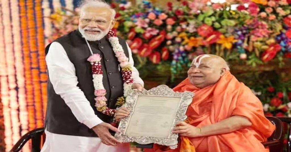 Jagadguru Rambhadracharya : रामभद्राचार्य का विवादित बयान, मनु स्मृति और ज्ञानवापी पर दी खुली चुनौती