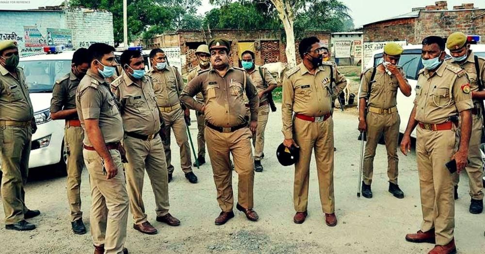 Beed Masjid Blast : महाराष्ट्र के बीड में मंदिर में इस्लामिक झंडा लगाने से तनाव, पुलिस ने स्थिति को किया शांत