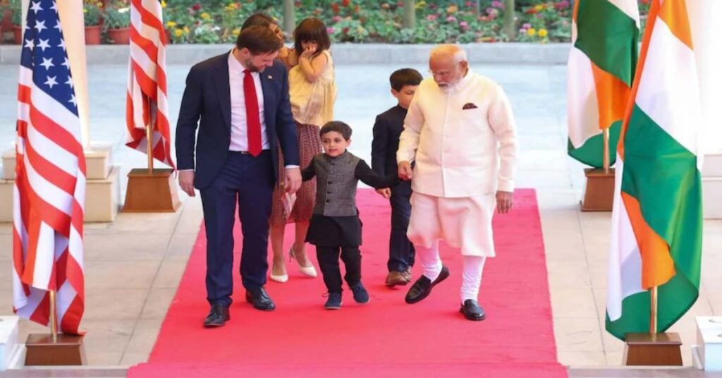 JD Vance Agra Visit : आगरा में अमेरिका के उपराष्ट्रपति जेम्स डेविड वेंस का भव्य स्वागत, ताजमहल में की गई विशेष सुरक्षा व्यवस्था