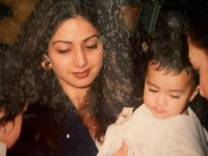 Mothers Day 2025 : मदर्स डे से पहले भावुक हुईं जाह्नवी कपूर, शेयर किया मां श्रीदेवी को समर्पित फैन मेड वीडियो