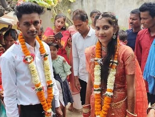 CG SUICIDE : सात महीने की शादी का दुखद अंत, पति ने गला दबाकर की पत्नी की हत्या, फिर पेड़ पर लटककर की आत्महत्या – परपोड़ी थाना क्षेत्र की घटना से गांव में सन्नाटा