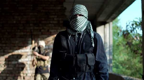 Bomb Blast in Hyderabad : हैदराबाद में बड़ा आतंकी हमला टला, ISIS से जुड़े दो संदिग्ध आतंकी गिरफ्तार, विस्फोटक सामग्री बरामद