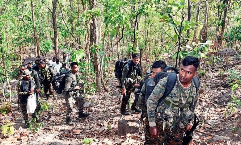 SUKMA ENCOUNTER : छत्तीसगढ़ में सुरक्षाबलों और नक्सलियों के बीच भीषण मुठभेड़, कई नक्सली ढेर, 4 जवान शहीद