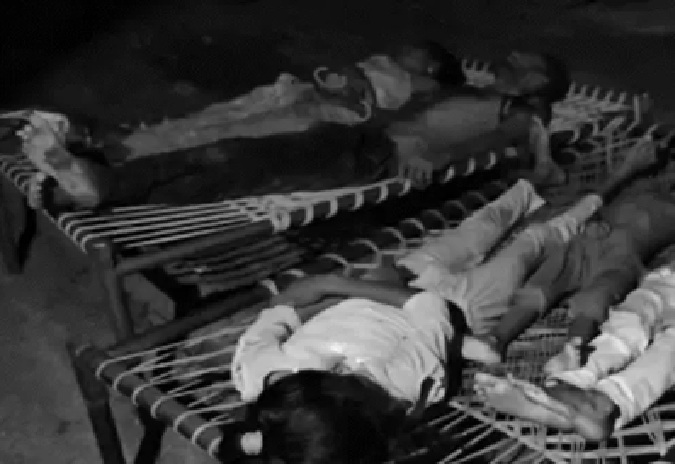 Mass Suicide: 5 people committed suicide together...! Husband-wife and 3 children are included