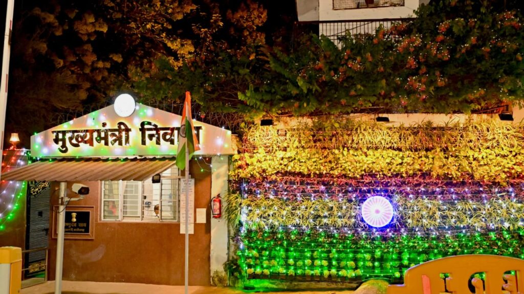 CM साय ने स्वतंत्रता दिवस की दी बधाई…! रोशनी से आलोकित हुआ मुख्यमंत्री निवास