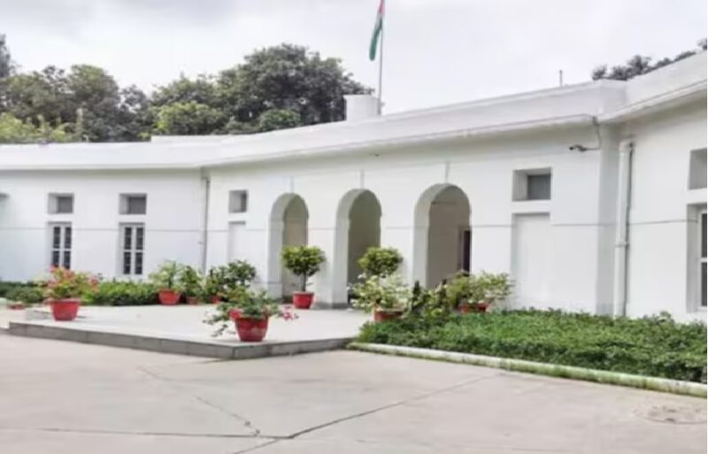 Vice President : जगदीप धनखड़ के लिए टाइप-8 बंगला तय…! जहां रहते हैं देश के सबसे बड़े चेहरे…क्या है इस बंगले में खास? A से Z तक की जानकारी यहां देखें