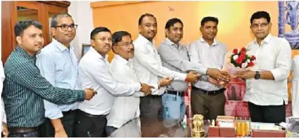 Patwari News : पटवारी दफ्तर के लिए 1100 मंजूर…! राजस्व मंत्री से मुलाकात के बाद संघ का आंदोलन समाप्त