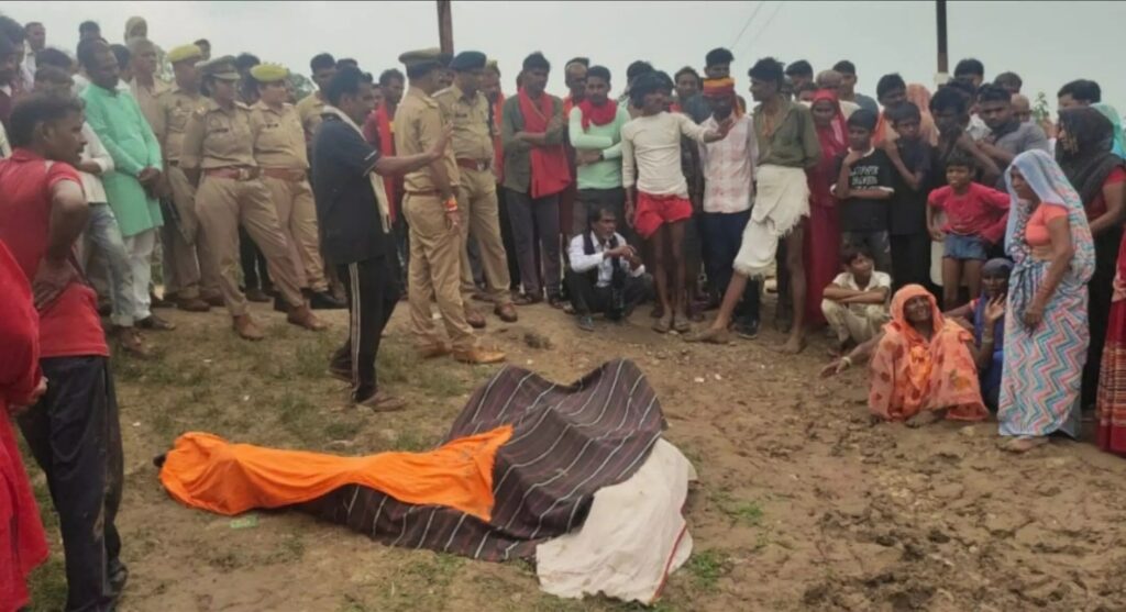 Mass Suicide : हृदय विदारक घटना…! मां ने 3 मासूम बच्चों को साड़ी में बांधकर नहर में लगाई छलांग…4 की दर्दनाक मौत