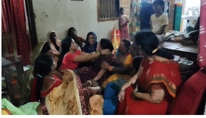 Begusarai school Flag hoisting accident: बेगूसराय में झंडा खोलने के दौरान बड़ा हादसा: बिजली के तार पर गिरा लोहे का पाइप, एक छात्र की मौत, दो गंभीर रूप से झुलसे