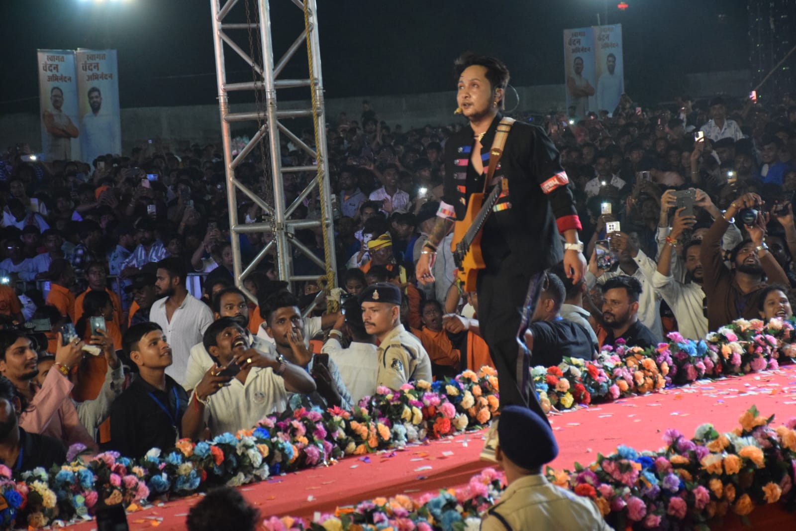Raipur News: राजधानी के गुढ़ियारी में गोविंदाओं का धमाल, सीएम साय की उपस्थिति में विशाल दही हांडी उत्सव भव्यता के साथ संपन्न