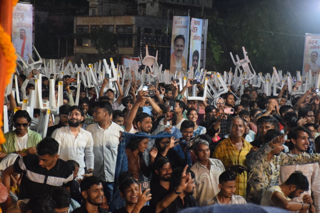 Raipur News: राजधानी के गुढ़ियारी में गोविंदाओं का धमाल, सीएम साय की उपस्थिति में विशाल दही हांडी उत्सव भव्यता के साथ संपन्न