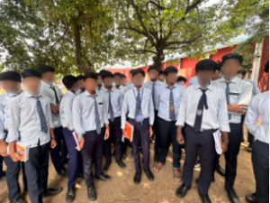 Raipur Navodaya School Violence: रायपुर नवोदय में मारपीट विवाद: स्टूडेंट्स बोले-टीचर ने प्राइवेट पार्ट पर किया हमला, प्रिंसिपल बोलीं-एडल्ट कंटेंट देख रहे थे