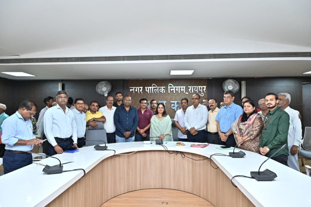 Market Redevelopment : नवीन मार्केट बनेगा आधुनिक व्यावसायिक हब…महापौर मीनल चौबे से व्यापारियों ने साझा की योजना…यहां देखें Video