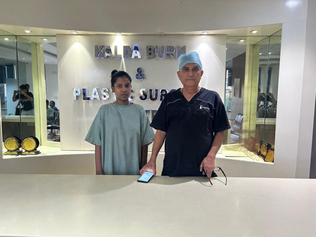 Acid Attack Victim: Dr. Sunil Kalra gave a new lease of life to a teenage acid attack victim...! With the help of the government and society, her leg was saved.