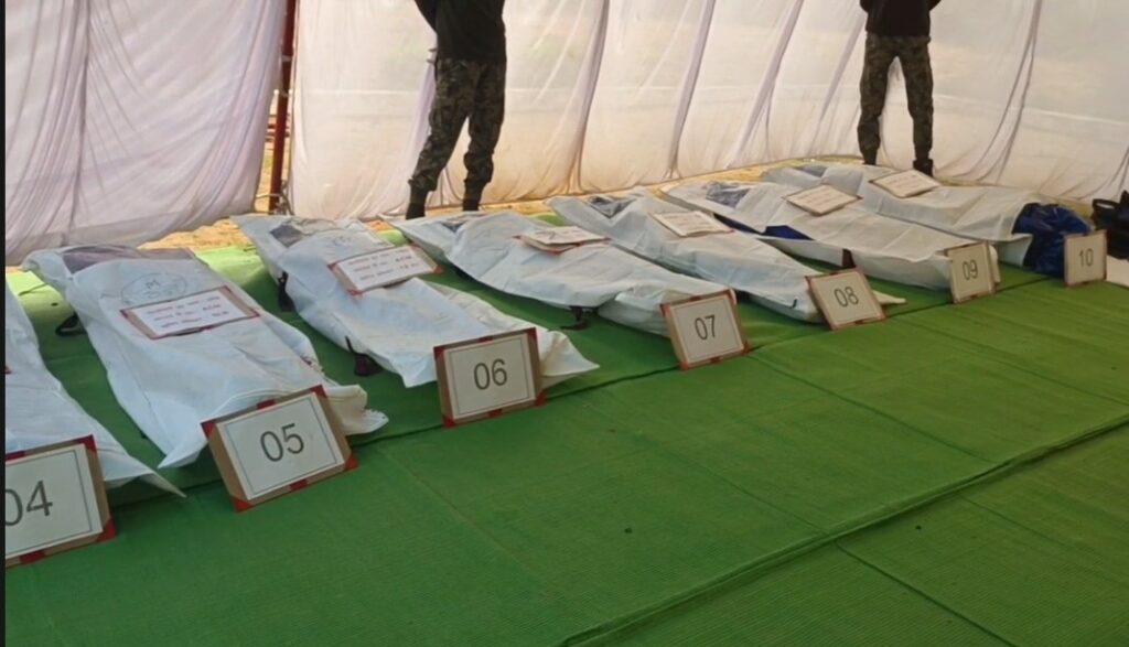 Big Success on Naxal Front : E-30 के जवानों ने शस्त्र पूजन से पहले ‘रक्त पूजन’ का वादा निभाया…! सफलता स गदगद IG और ADG बोले…? यहां सुनिए VIDEO