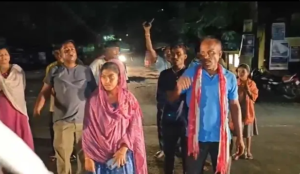 Class 9 Girl Found Hanging in Bijapur: कन्या आवासीय विद्यालय में 9वीं की छात्रा की संदिग्ध मौत, फांसी के फंदे पर मिली लाश, परिजनों ने किया प्रदर्शन